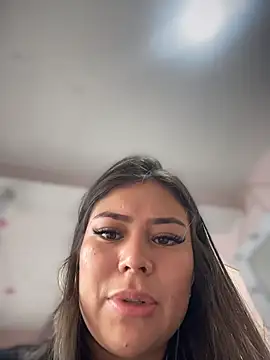 XIIMENA7 online show from November 25, 2025, 5:35 pm