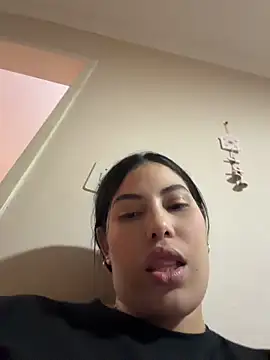Snapshot of Anna_Bitch_Disgusting chatting on May 17, 2026, 7:17 am Anna Bitch Disgusting online show from May 17, 2026, 7:17 am