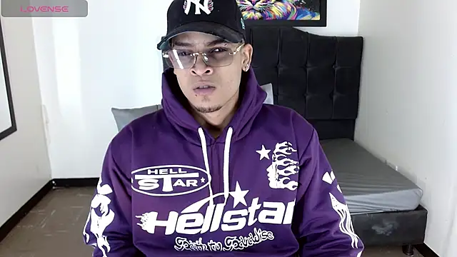 Isaacas  online show from November 21, 2025, 11:20 am