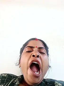 Snapshot of Pushpa_hotty chatting on February 5, 2026, 4:17 am Pushpa hotty online show from February 5, 2026, 4:17 am