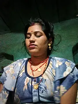Snapshot of Hot_kamla chatting on July 23, 2026, 10:51 pm Hot kamla online show from July 23, 2026, 10:51 pm