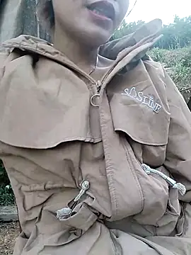 gugu0022 online show from November 30, 2025, 1:20 am