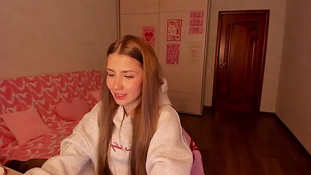 Aurora Glow21 online show from April 26, 2026, 12:58 pm