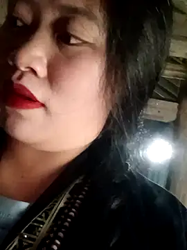 LyZii2k7 online show from November 16, 2025, 2:39 am