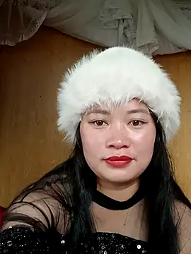 LyZii2k7 online show from November 17, 2025, 5:46 am