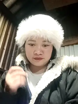 LyZii2k7 online show from November 18, 2025, 10:36 pm