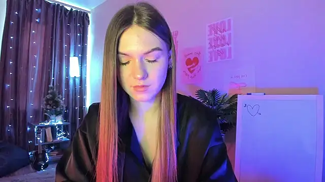 luna lust 212 online show from March 16, 2026, 4:40 am