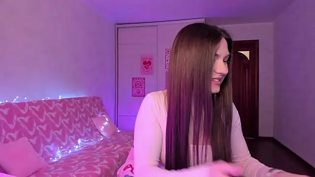 luna lust 212 online show from April 24, 2026, 7:16 pm