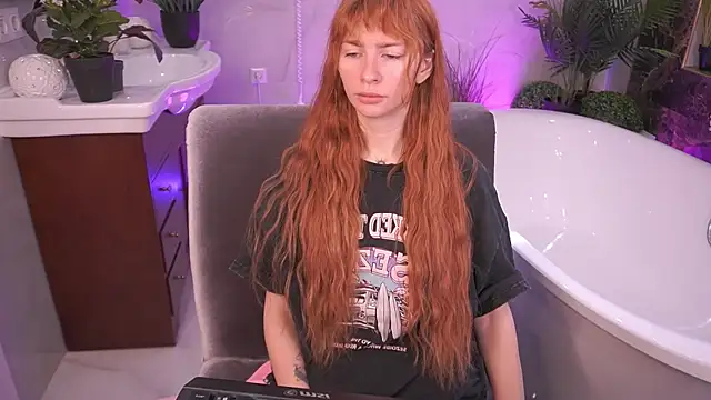 Snapshot of Nicol_Moonn chatting on April 24, 2026, 7:55 am Nicol Moonn online show from April 24, 2026, 7:55 am