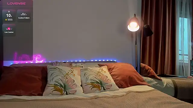 EllaRosss online show from December 3, 2025, 9:51 am