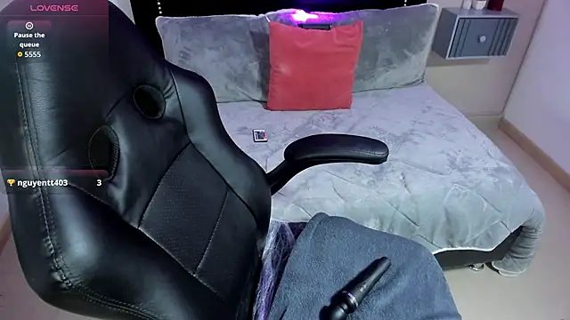 conny tanakaa online show from November 30, 2025, 2:54 pm