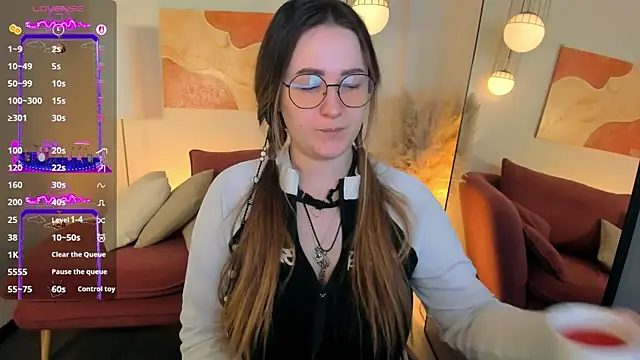 EmmaBloomm online show from December 13, 2025, 8:58 pm