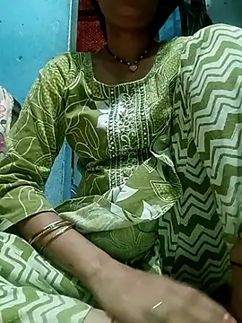 Snapshot of beutiful_hot chatting on July 6, 2026, 10:45 pm beutiful hot online show from July 6, 2026, 10:45 pm