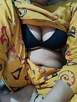 Snapshot of beutiful_hot chatting on July 10, 2026, 2:49 am beutiful hot online show from July 10, 2026, 2:49 am