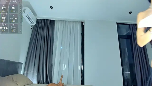 Sakura  frostt online show from November 30, 2025, 2:10 pm