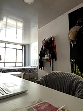 anna evans9 online show from November 27, 2025, 3:03 pm