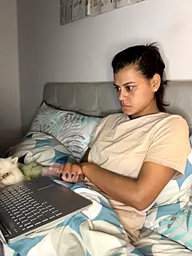 anna evans9 online show from December 2, 2025, 10:09 am