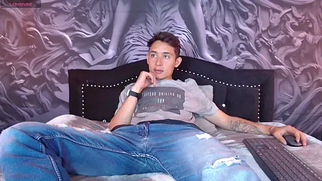 Angell01  online show from November 27, 2025, 4:36 am