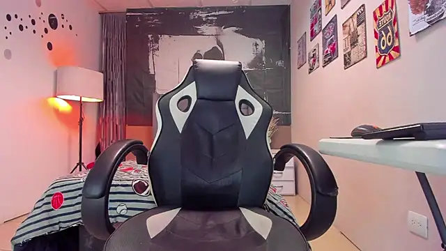 Angell01  online show from November 29, 2025, 4:15 am