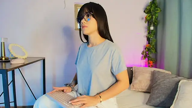 lizzy kane online show from November 29, 2025, 8:12 pm