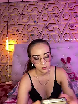 MelanyyJhonson15 online show from March 15, 2026, 3:23 am