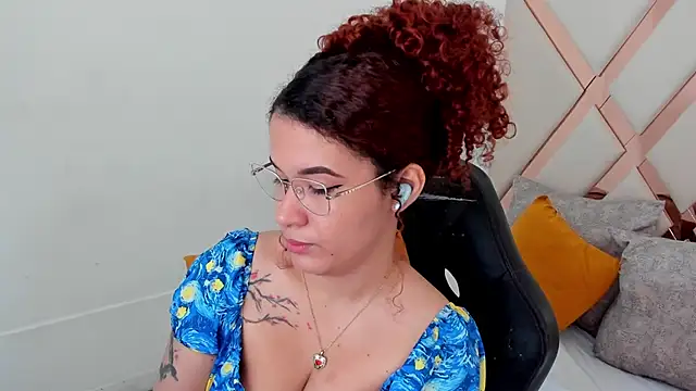 avrilwaynee online show from March 3, 2026, 12:00 pm