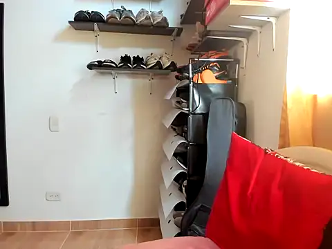 caroline 47 online show from April 9, 2026, 7:52 pm