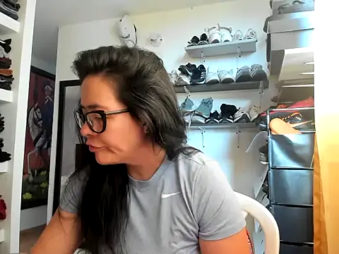 caroline 47 online show from April 27, 2026, 7:56 pm