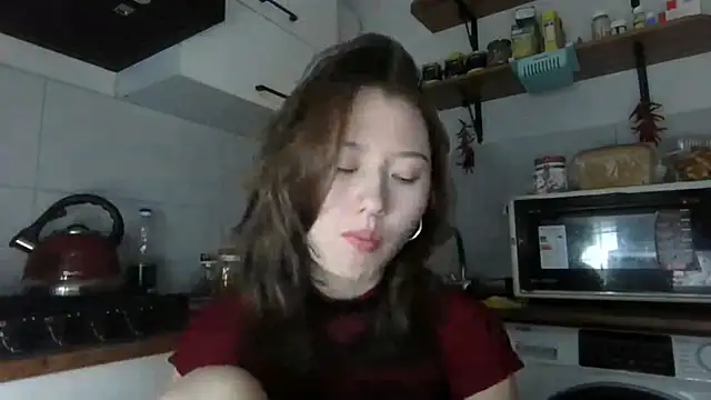 DeenaCaho online show from December 5, 2025, 2:36 pm