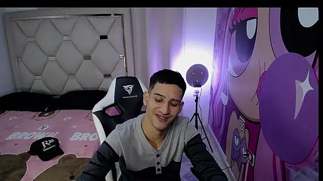 HARD GROUPP  online show from November 13, 2025, 8:30 pm