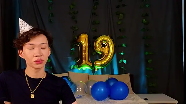 islendtakumi online show from November 19, 2025, 3:06 am