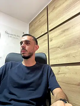 juancamodel online show from November 24, 2025, 7:02 pm