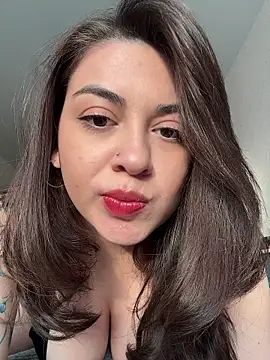 Lovynna online show from April 24, 2026, 3:36 pm