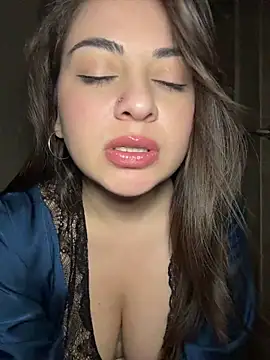 Snapshot of Lovynna chatting on May 22, 2026, 6:35 pm Lovynna online show from May 22, 2026, 6:35 pm