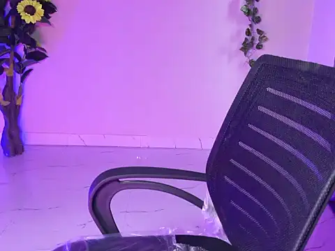 Saira Hotty online show from March 11, 2026, 4:51 am