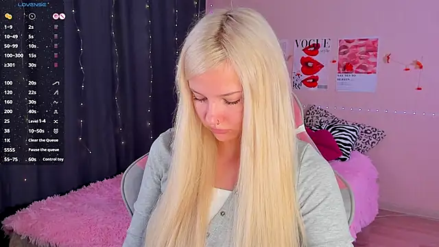 murmurmiace online show from November 17, 2025, 6:41 am