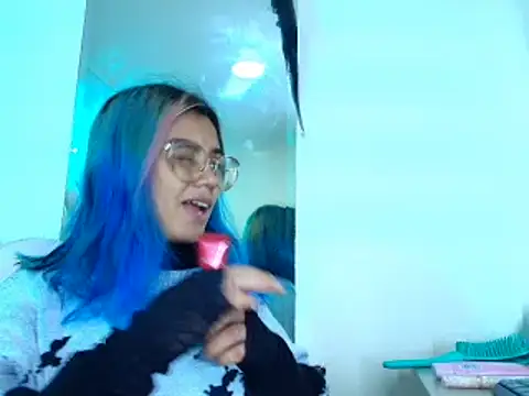 tsuky nekoo online show from November 18, 2025, 1:11 am