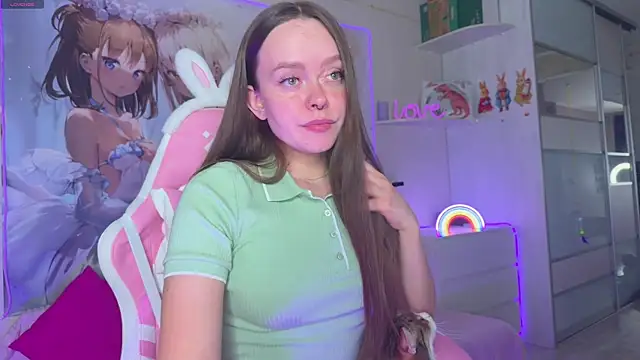 CheekySashaCharm online show from April 19, 2026, 6:32 pm