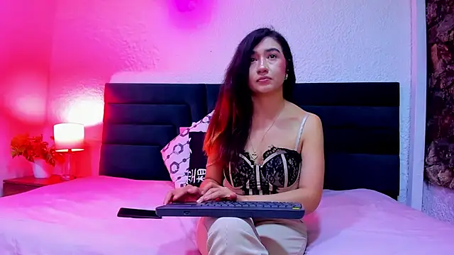 VictoriaRouge  online show from March 9, 2026, 3:54 am