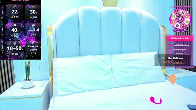 roxyflame  online show from April 21, 2026, 11:27 am