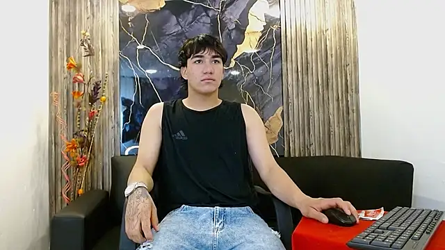 Tommy160920 online show from November 18, 2025, 12:42 pm