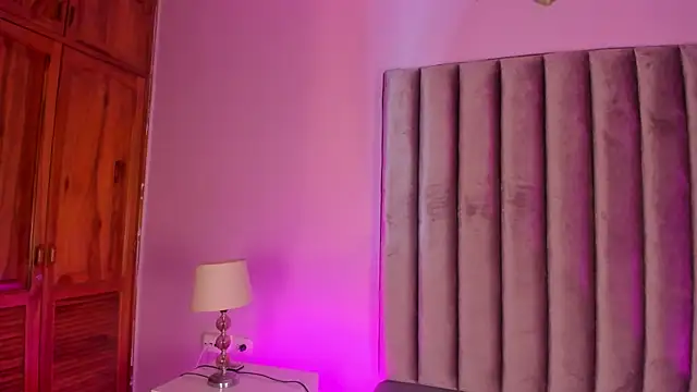 Snapshot of GabrielaSuarez_ chatting on July 7, 2026, 8:35 pm GabrielaSuarez online show from July 7, 2026, 8:35 pm