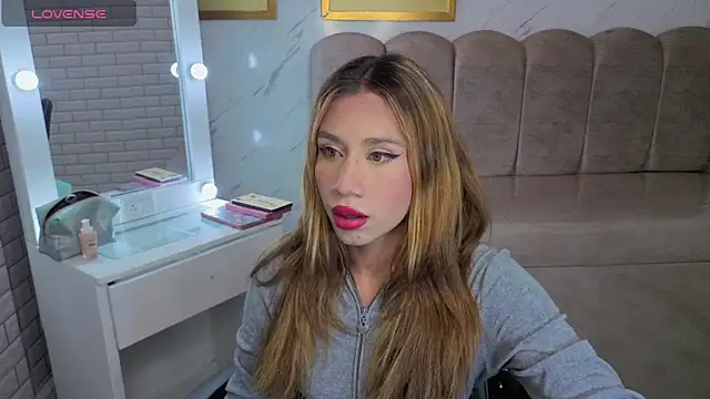 Evy Luxx v online show from February 25, 2026, 3:27 am