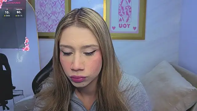 Evy Luxx v online show from April 9, 2026, 3:39 am