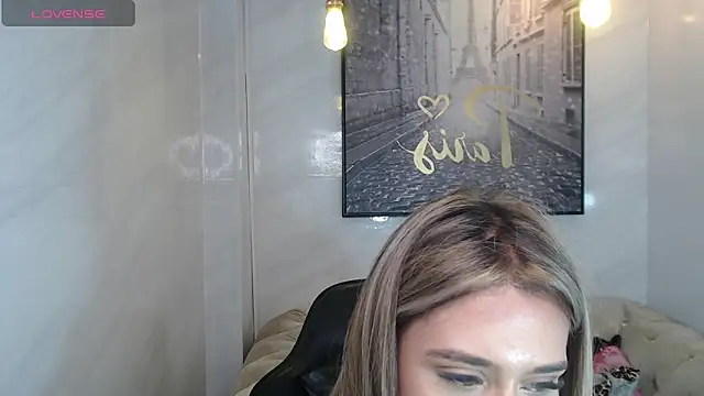 Evy Luxx v online show from May 29, 2026, 3:26 am