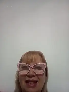 Snapshot of SexyMilf1211 chatting on April 30, 2026, 11:42 pm SexyMilf1211 online show from April 30, 2026, 11:42 pm