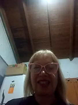 Snapshot of SexyMilf1211 chatting on May 5, 2026, 12:18 am SexyMilf1211 online show from May 5, 2026, 12:18 am