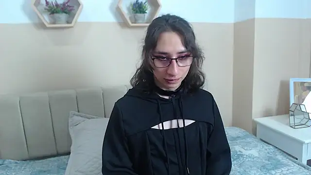 Charlothe 7 online show from April 18, 2026, 4:00 pm