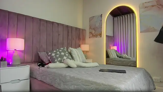 Valentino moretti online show from February 12, 2026, 1:17 pm