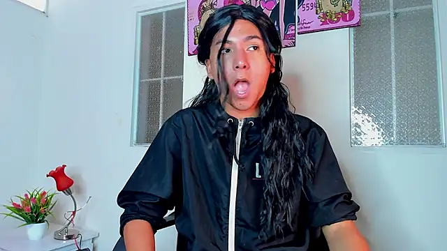 Hopemoretti online show from March 4, 2026, 9:21 pm